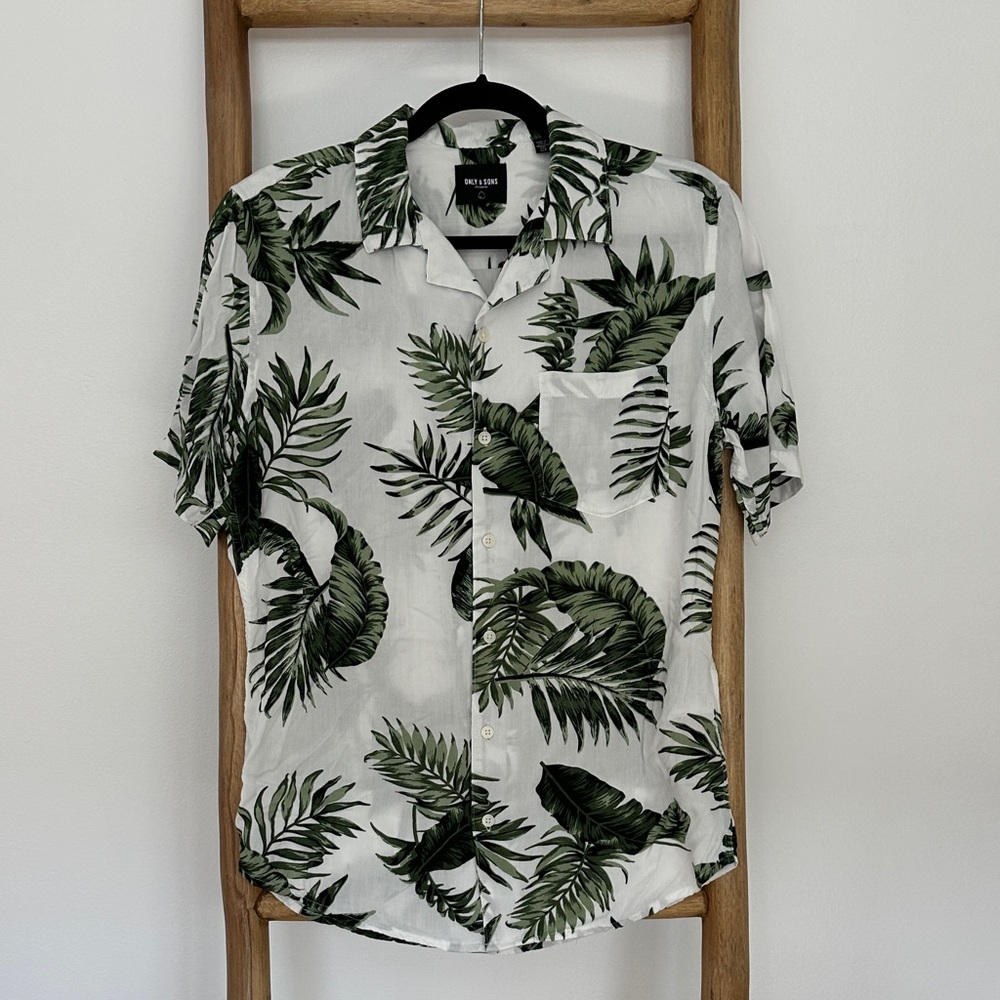 ONLY & SONS Men's Green Leaf Print Short Sleeve Button Down Shirt